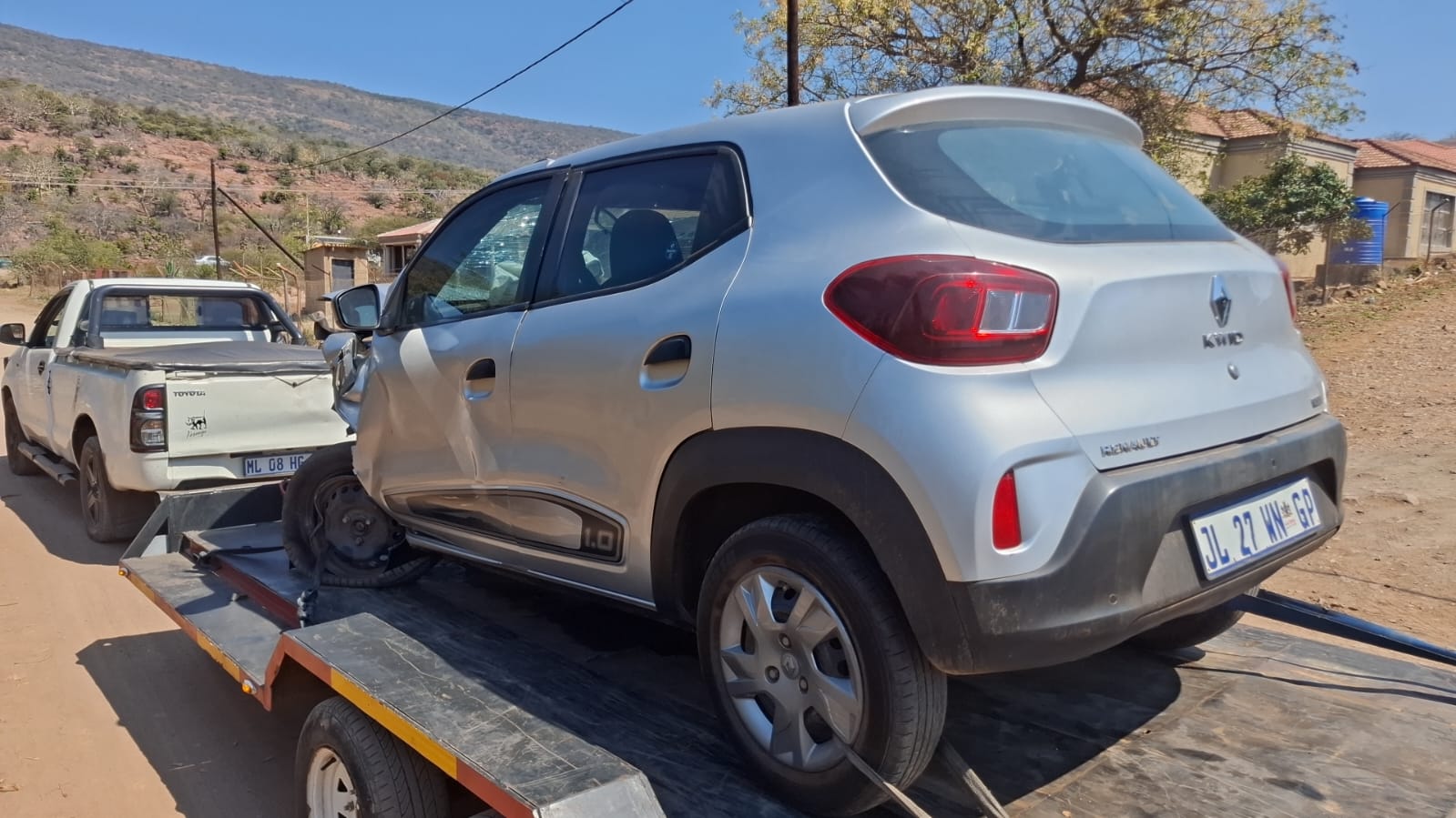 Renult kwid B4DA 2019 model automatic transmission for stripping all body parts and accessories